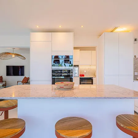 Luxurious Waterfront - Unique & Exclusive Location Apartamento